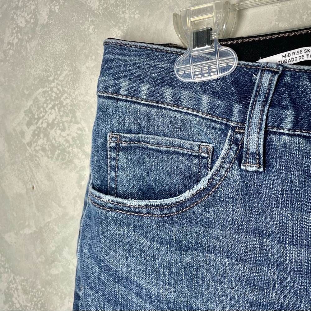 🎉HP🎉 | NWT Ava & Viv midrise skinny fit jeans - Picture 2 of 9
